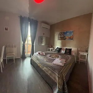 https://a-2-passi-dai-musei-guest-house.it-romehotels.com